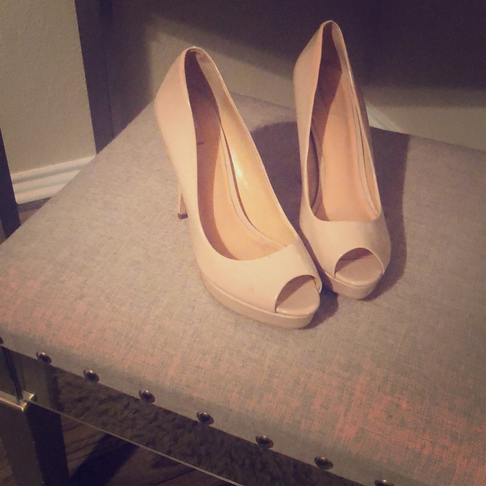 Aldo tan peep toe heels💛
